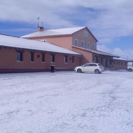Hotel Puerta De Javalambre La Puebla De Valverde Buitenkant foto