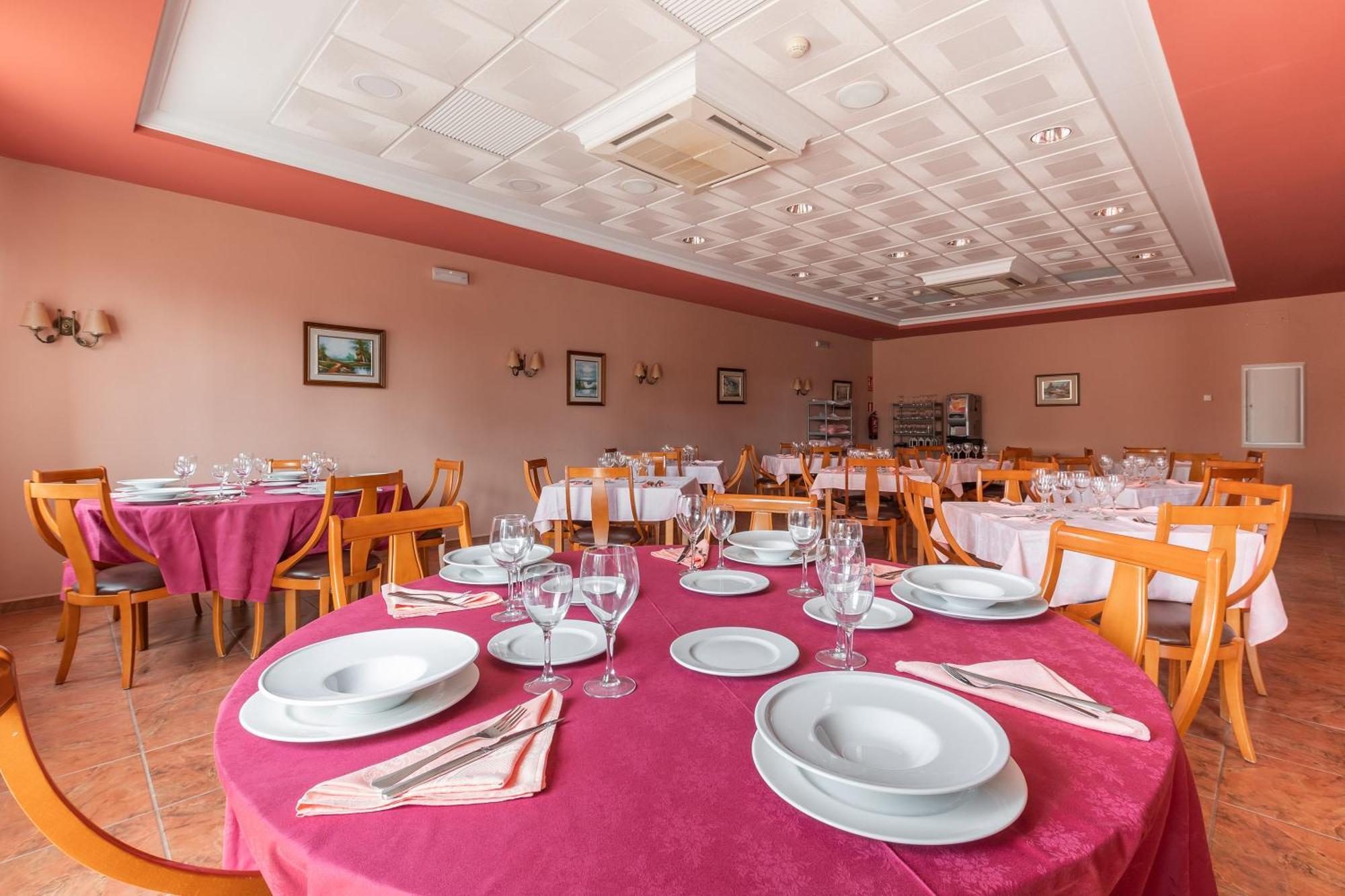 Hotel Puerta De Javalambre La Puebla De Valverde Buitenkant foto