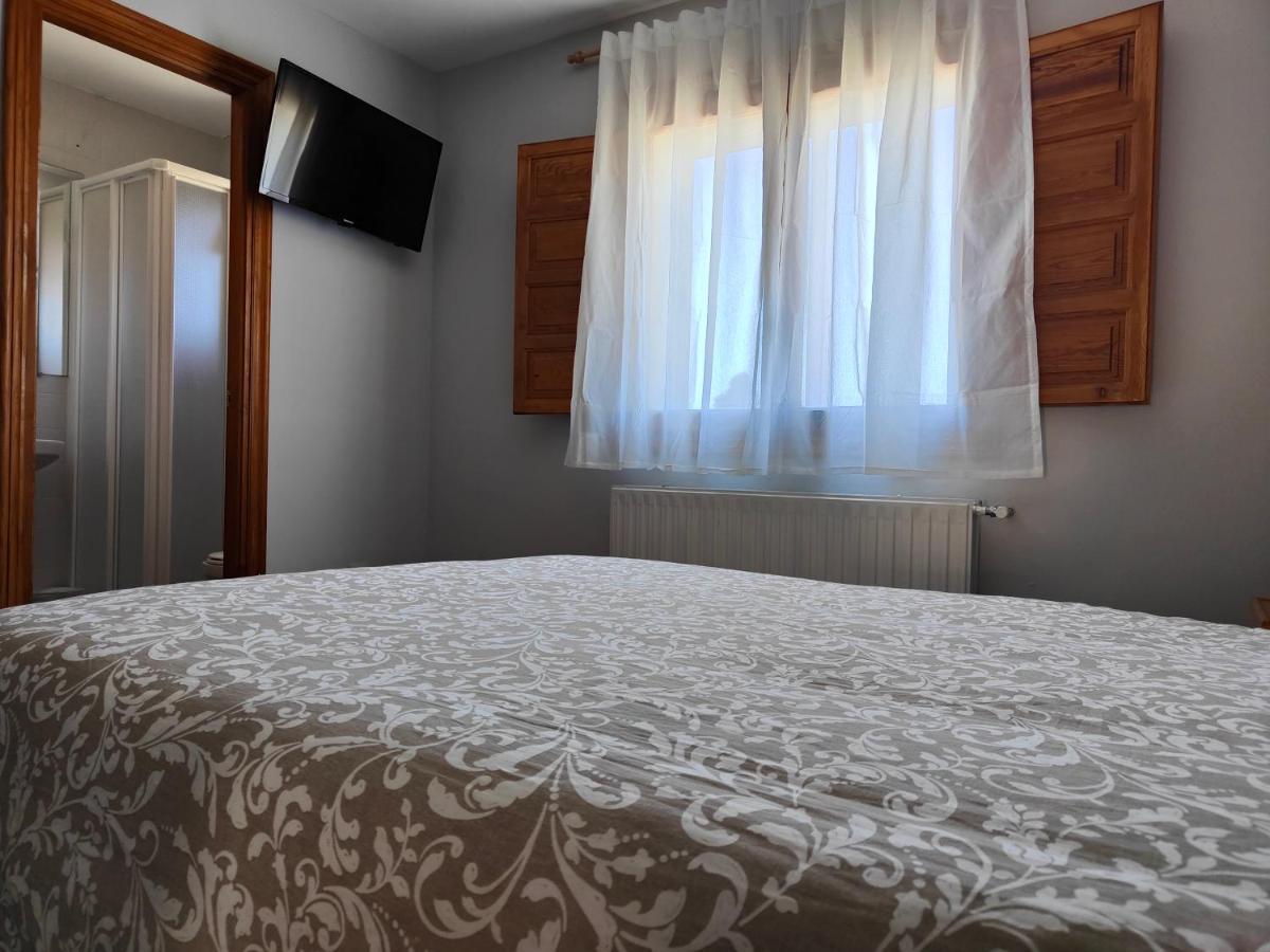 Hotel Puerta De Javalambre La Puebla De Valverde Buitenkant foto