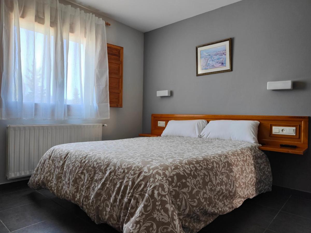 Hotel Puerta De Javalambre La Puebla De Valverde Buitenkant foto