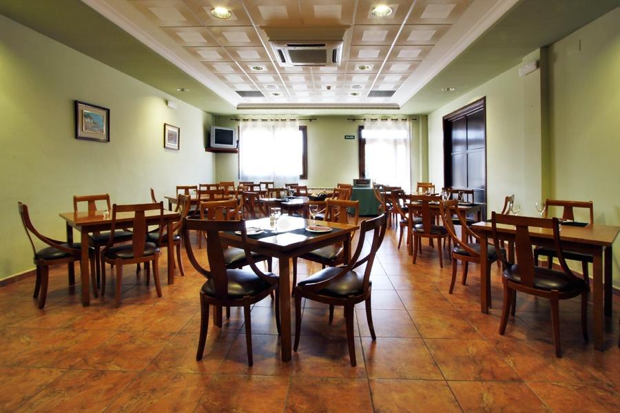 Hotel Puerta De Javalambre La Puebla De Valverde Buitenkant foto