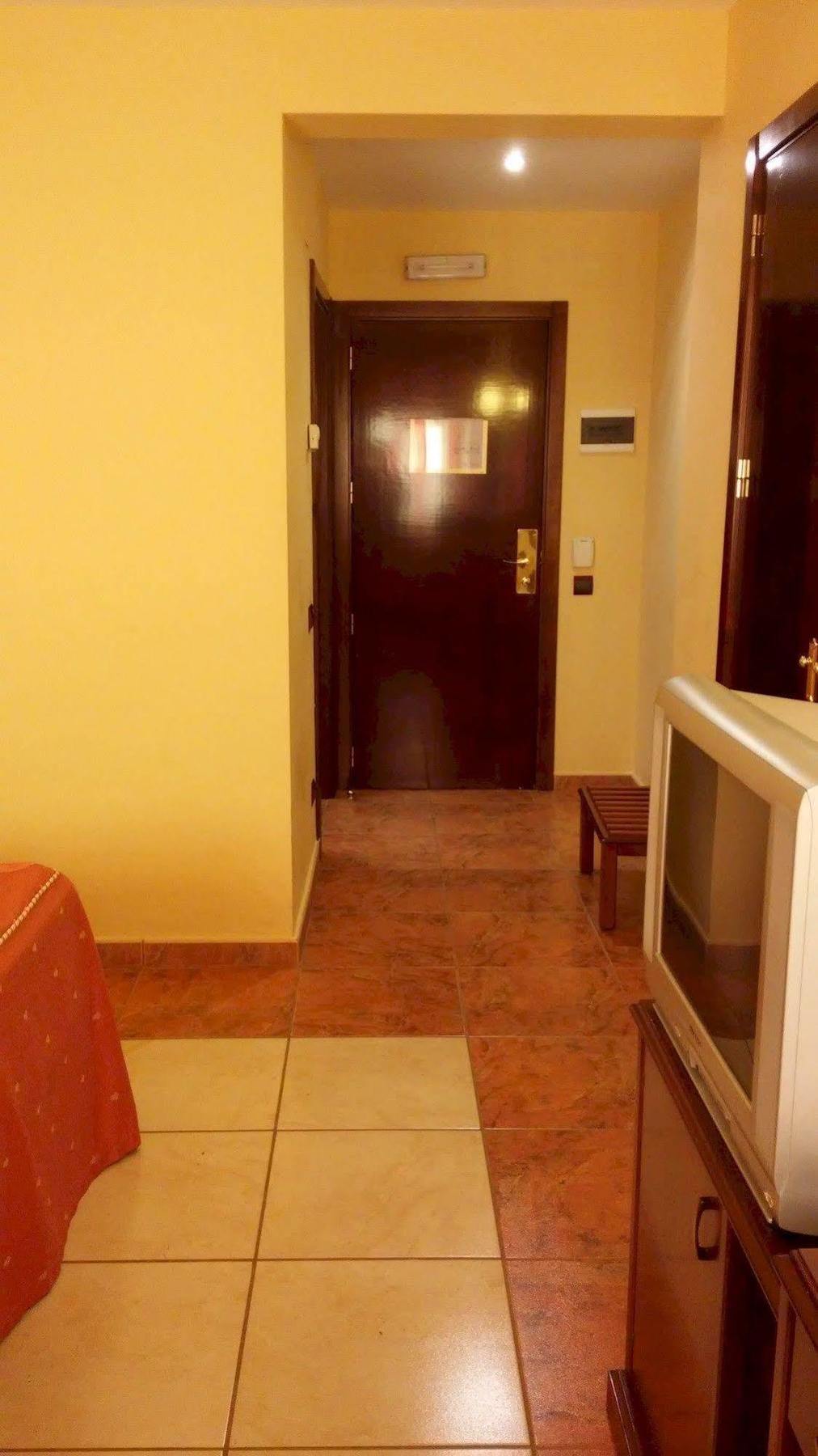 Hotel Puerta De Javalambre La Puebla De Valverde Buitenkant foto